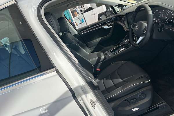 2025 Volkswagen Touareg 210TDI Elegance RC