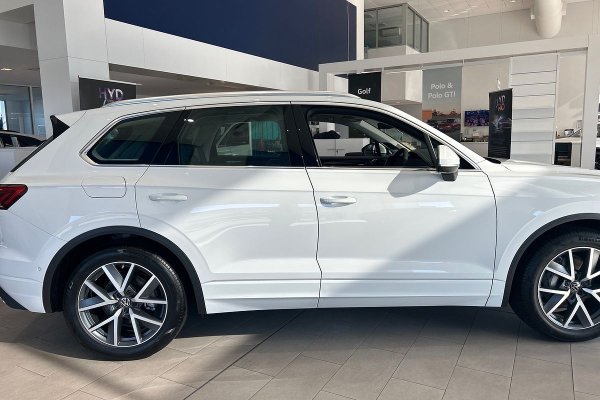 2025 Volkswagen Touareg 210TDI Elegance RC