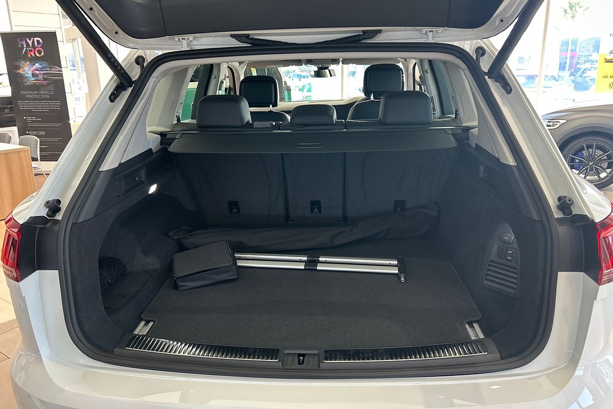 2025 Volkswagen Touareg 210TDI Elegance RC