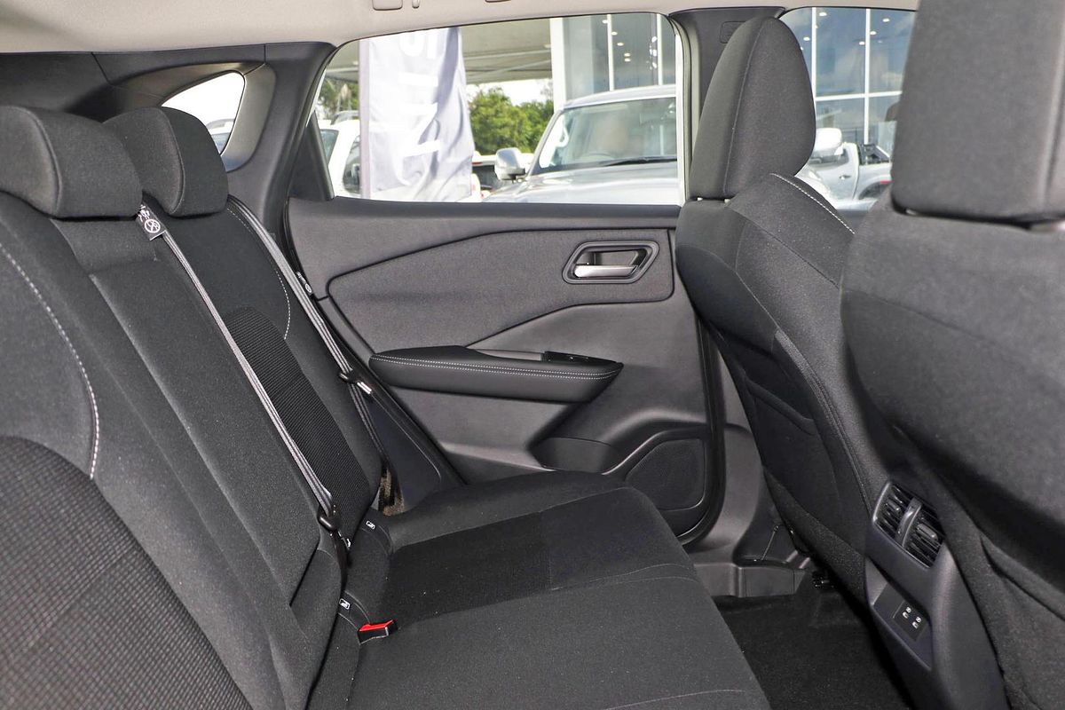 2025 Nissan QASHQAI ST-L J12