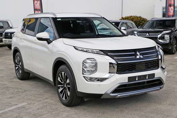 2025 Mitsubishi Outlander LS ZM