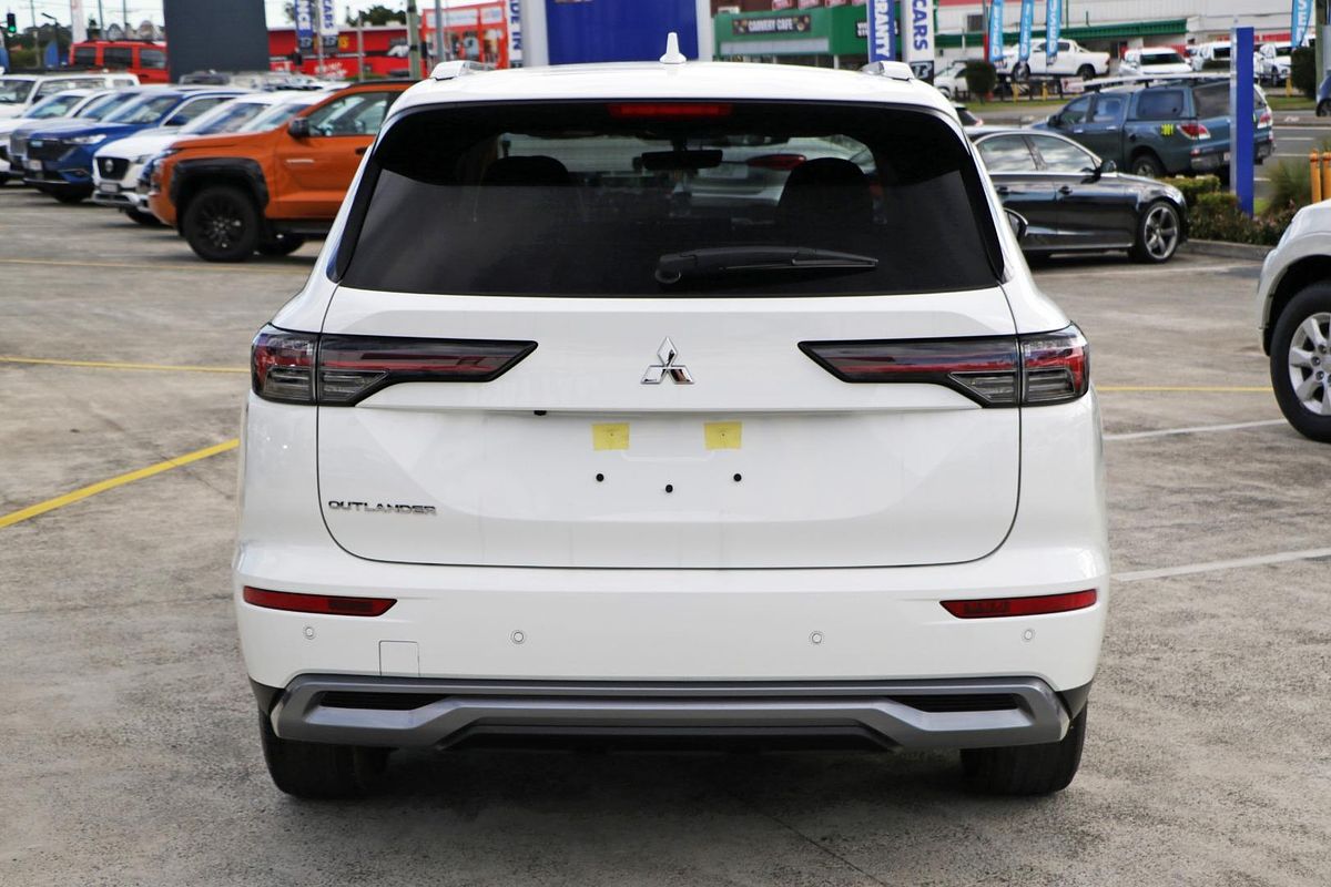 2025 Mitsubishi Outlander LS ZM
