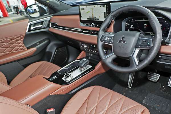 2025 Mitsubishi Outlander Exceed Tourer ZM
