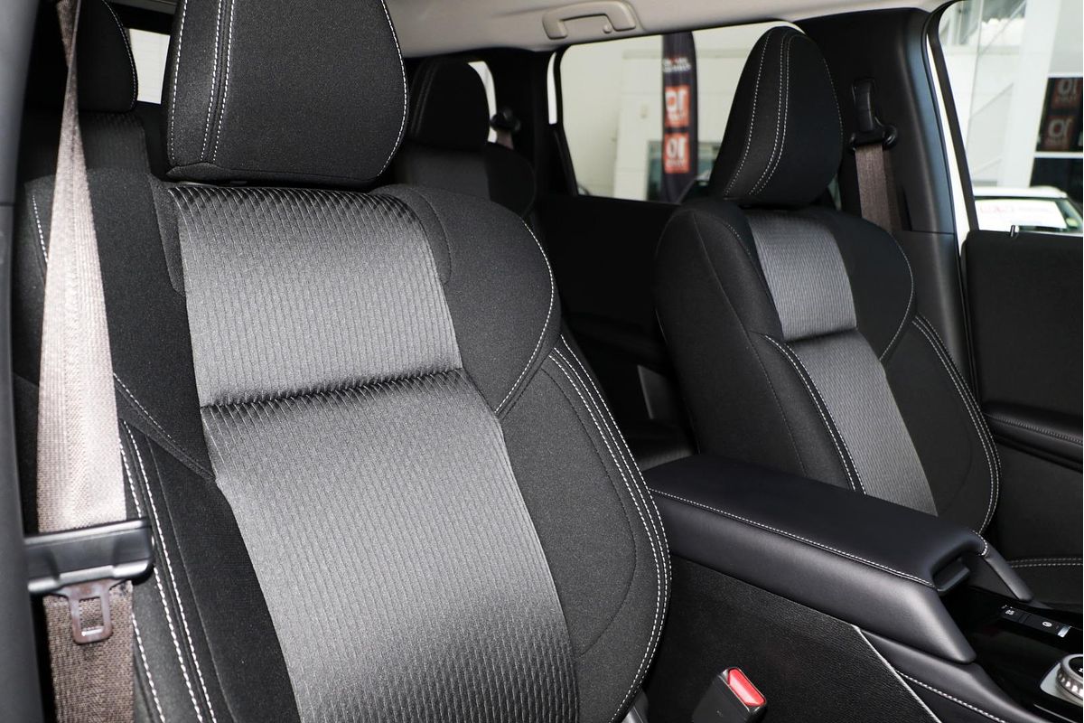 2025 Mitsubishi Outlander LS ZM
