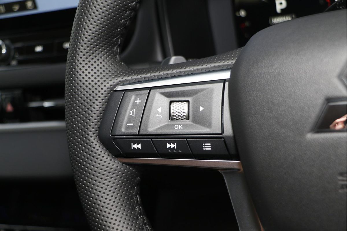 2025 Mitsubishi Outlander LS ZM