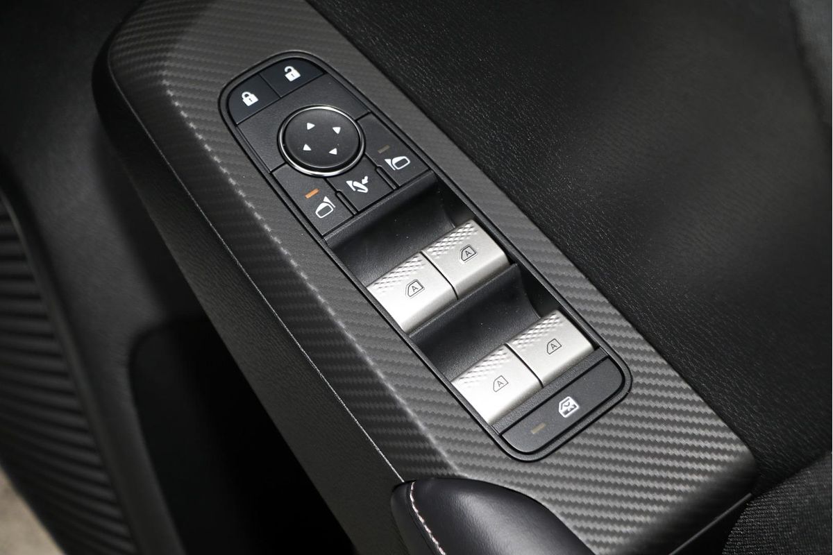 2025 Mitsubishi Outlander LS ZM