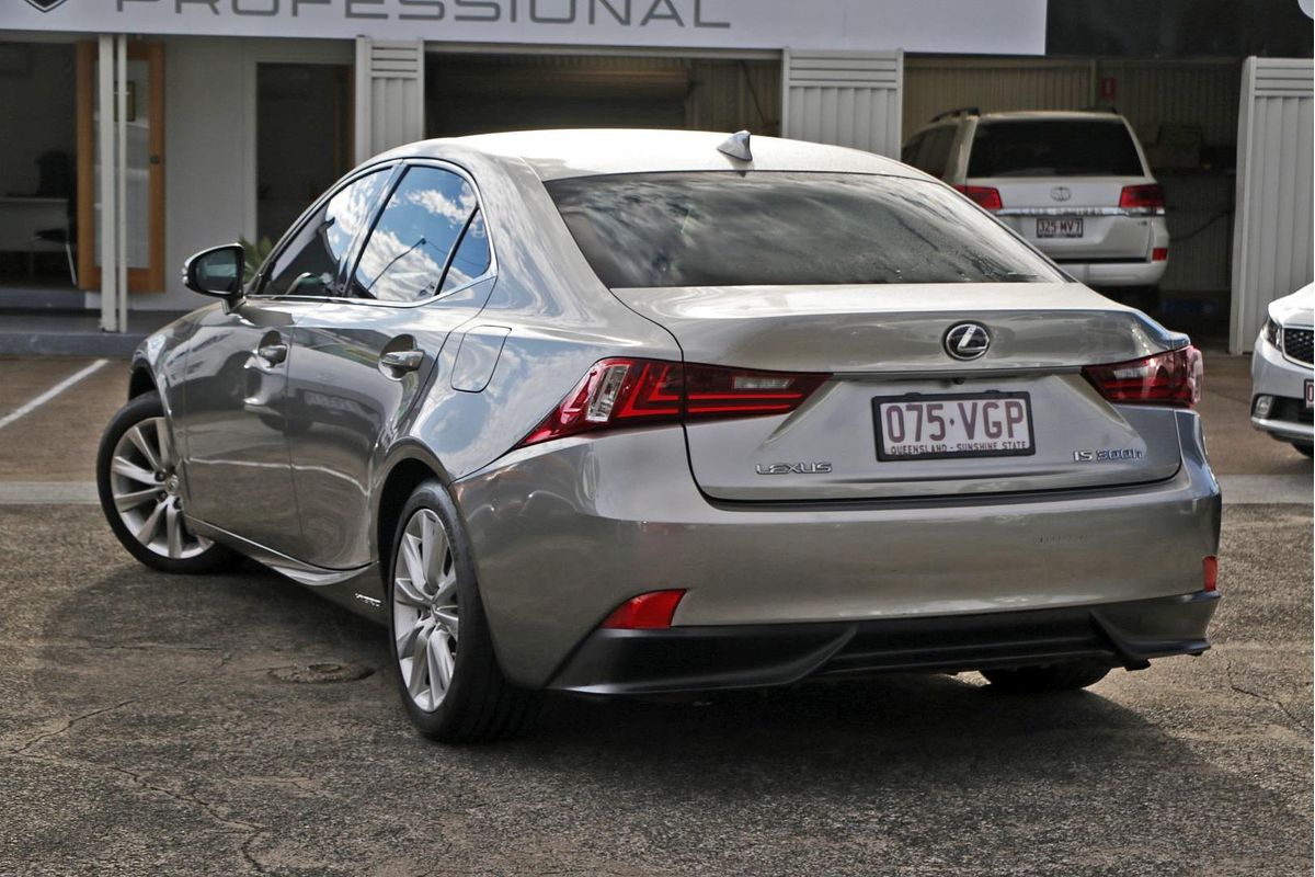 2014 Lexus IS IS300h Luxury AVE30R
