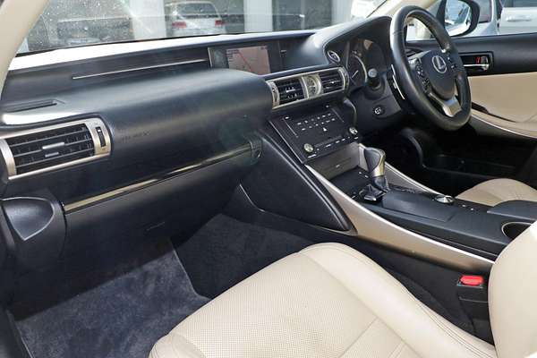 2014 Lexus IS IS300h Luxury AVE30R