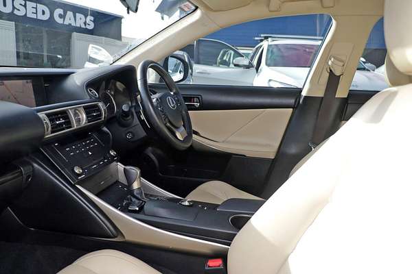 2014 Lexus IS IS300h Luxury AVE30R