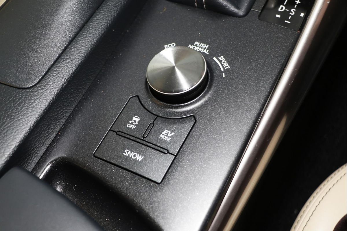 2014 Lexus IS IS300h Luxury AVE30R