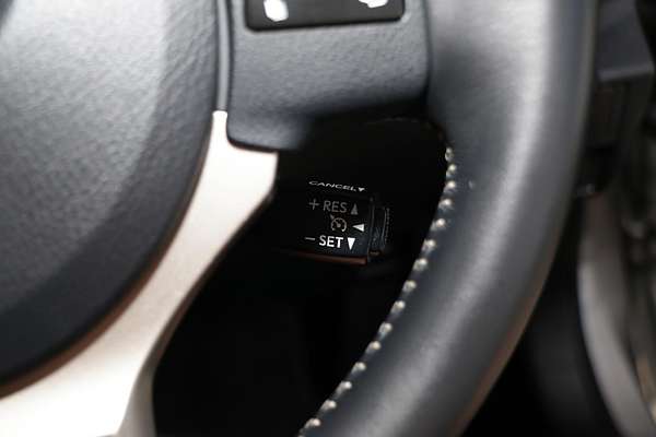 2014 Lexus IS IS300h Luxury AVE30R