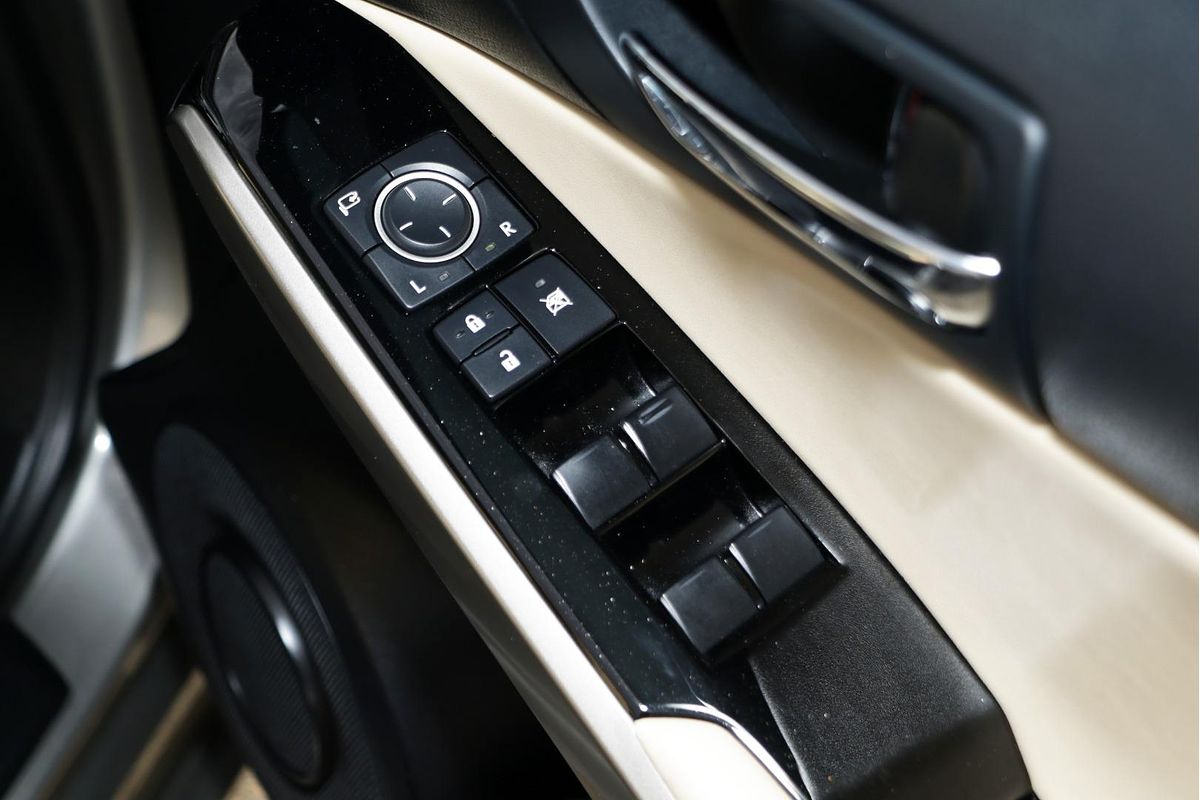 2014 Lexus IS IS300h Luxury AVE30R