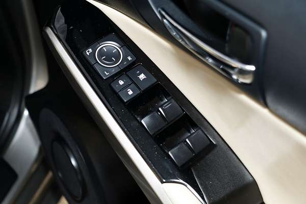 2014 Lexus IS IS300h Luxury AVE30R