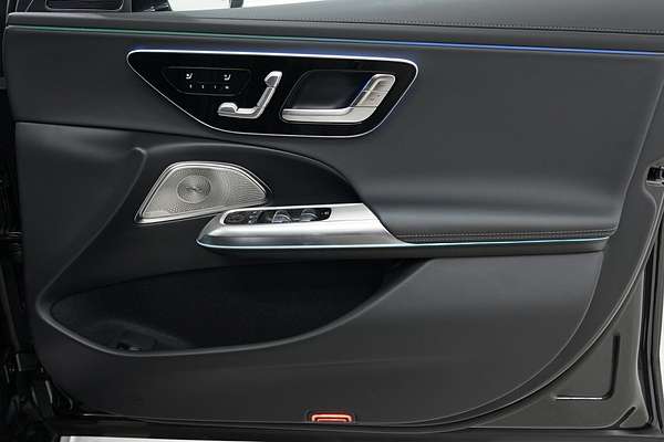 2025 Mercedes-Benz E-Class E300 W214