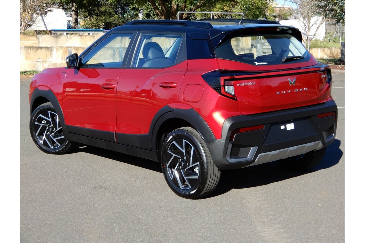 2025 Mahindra XUV 3XO AX7L