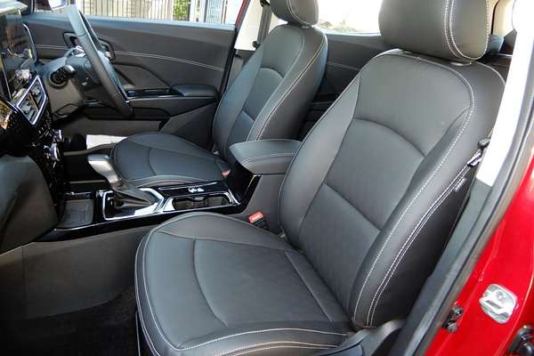 2025 Mahindra XUV 3XO AX7L