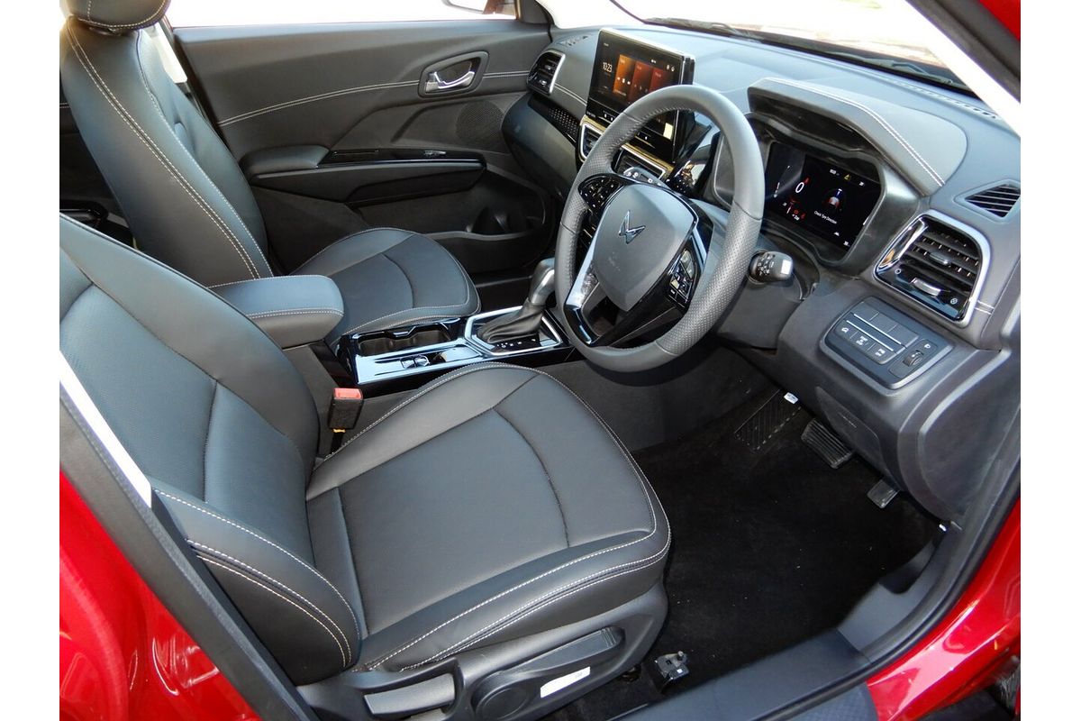 2025 Mahindra XUV 3XO AX7L