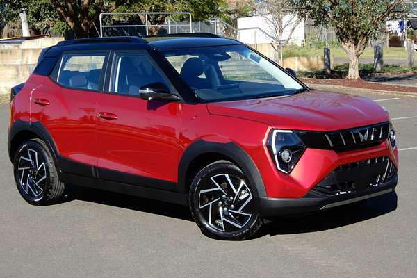 2025 Mahindra XUV 3XO AX7L