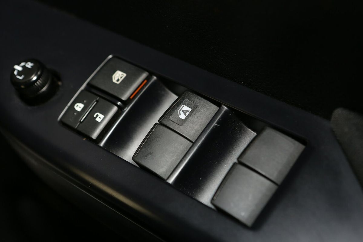 2024 Toyota Hilux SR GUN126R 4X4
