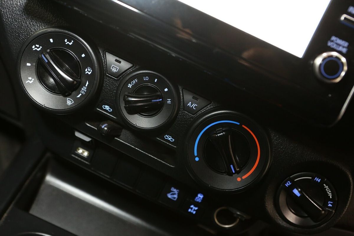 2024 Toyota Hilux SR GUN126R 4X4