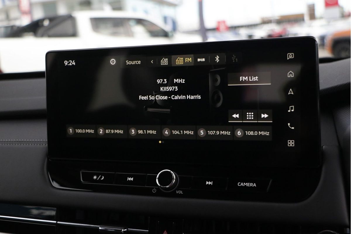 2025 Mitsubishi Outlander ES ZM