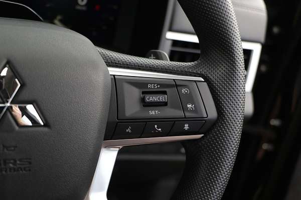 2025 Mitsubishi Outlander ES ZM