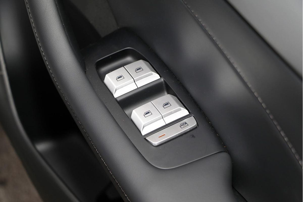 2025 MG MGS5 EV Essence 62 ZS3EM