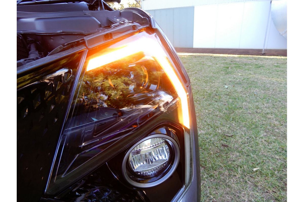 2025 Mahindra XUV 3XO AX7L