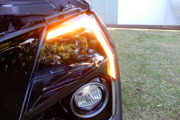2025 Mahindra XUV 3XO AX7L
