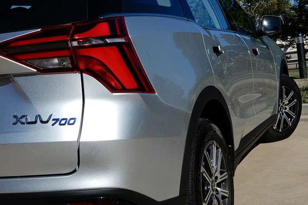 2025 Mahindra XUV700 AX7L
