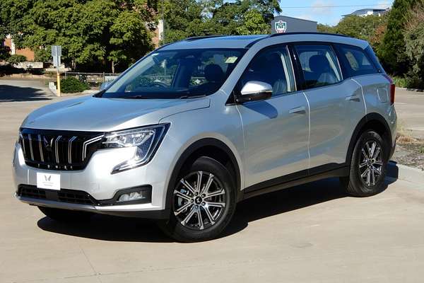 2025 Mahindra XUV700 AX7L