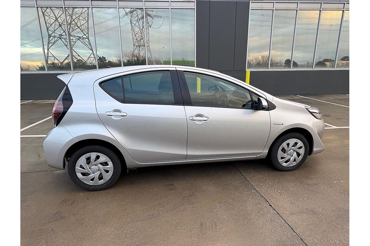 2019 Toyota Prius C NHP10R