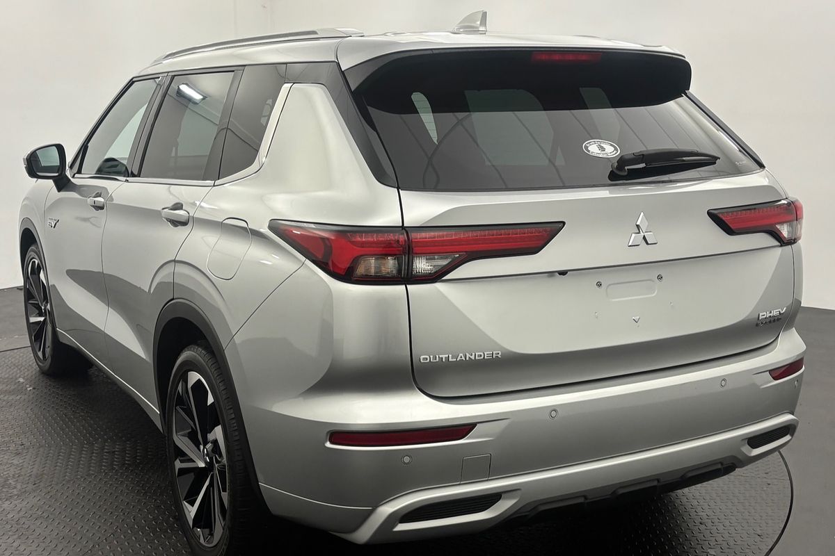 2022 Mitsubishi Outlander PHEV Exceed ZM