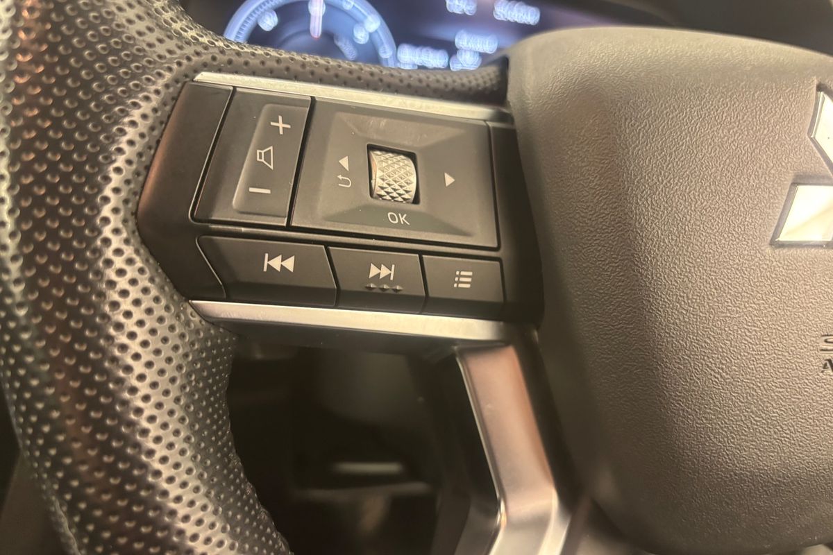 2022 Mitsubishi Outlander PHEV Exceed ZM
