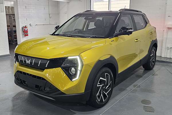 2025 Mahindra XUV3XO AX7L