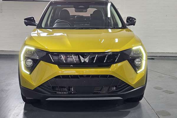 2025 Mahindra XUV3XO AX7L