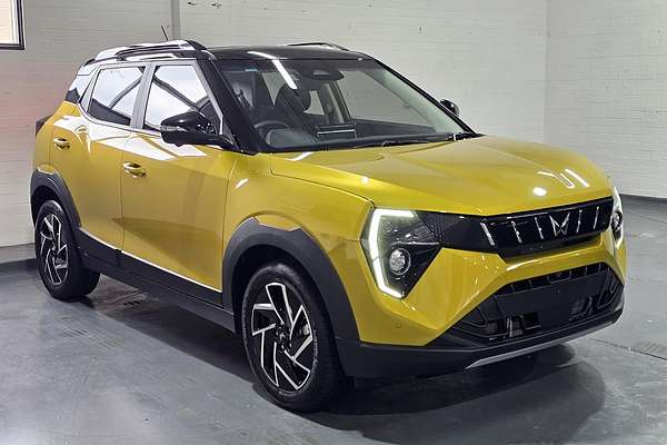 2025 Mahindra XUV3XO AX7L