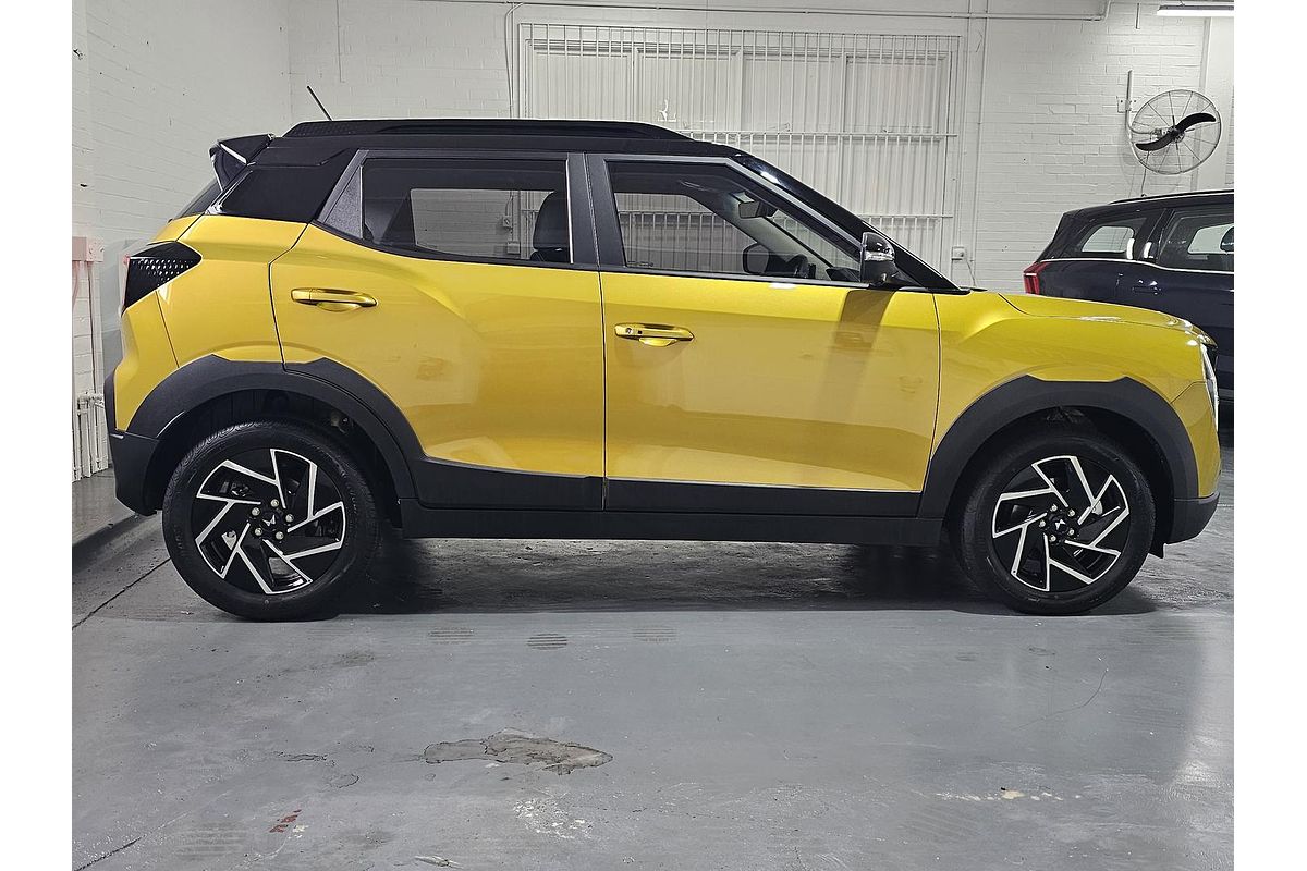 2025 Mahindra XUV3XO AX7L