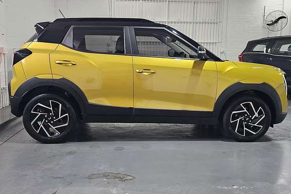 2025 Mahindra XUV3XO AX7L