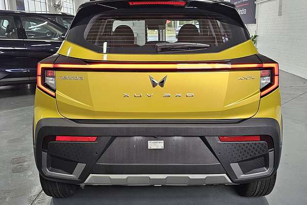 2025 Mahindra XUV3XO AX7L