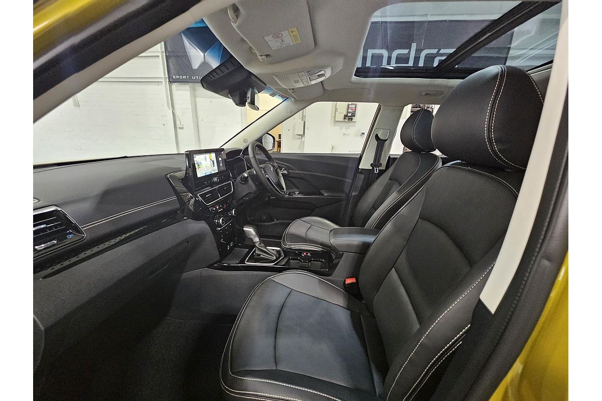 2025 Mahindra XUV3XO AX7L