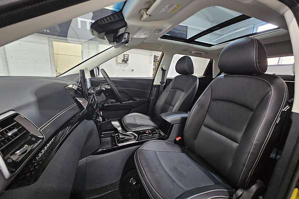 2025 Mahindra XUV3XO AX7L
