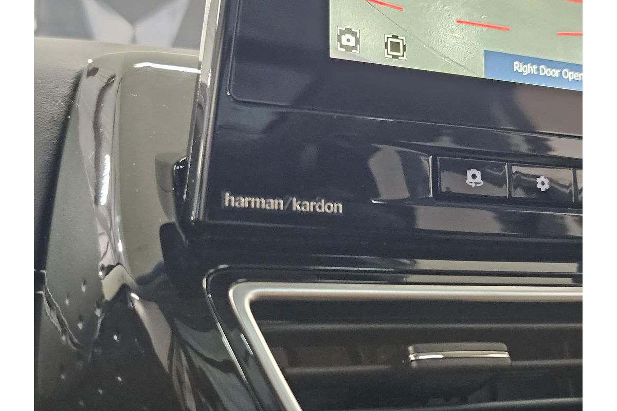 2025 Mahindra XUV3XO AX7L