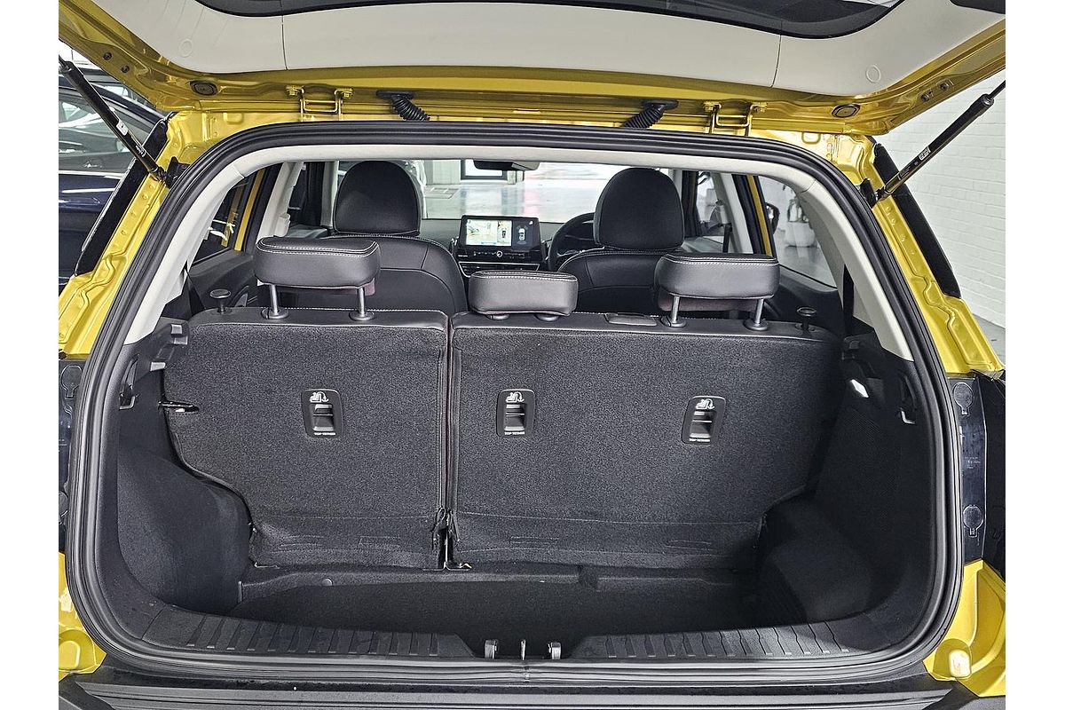2025 Mahindra XUV3XO AX7L