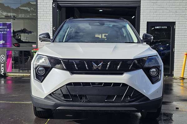 2025 Mahindra XUV3XO AX7L