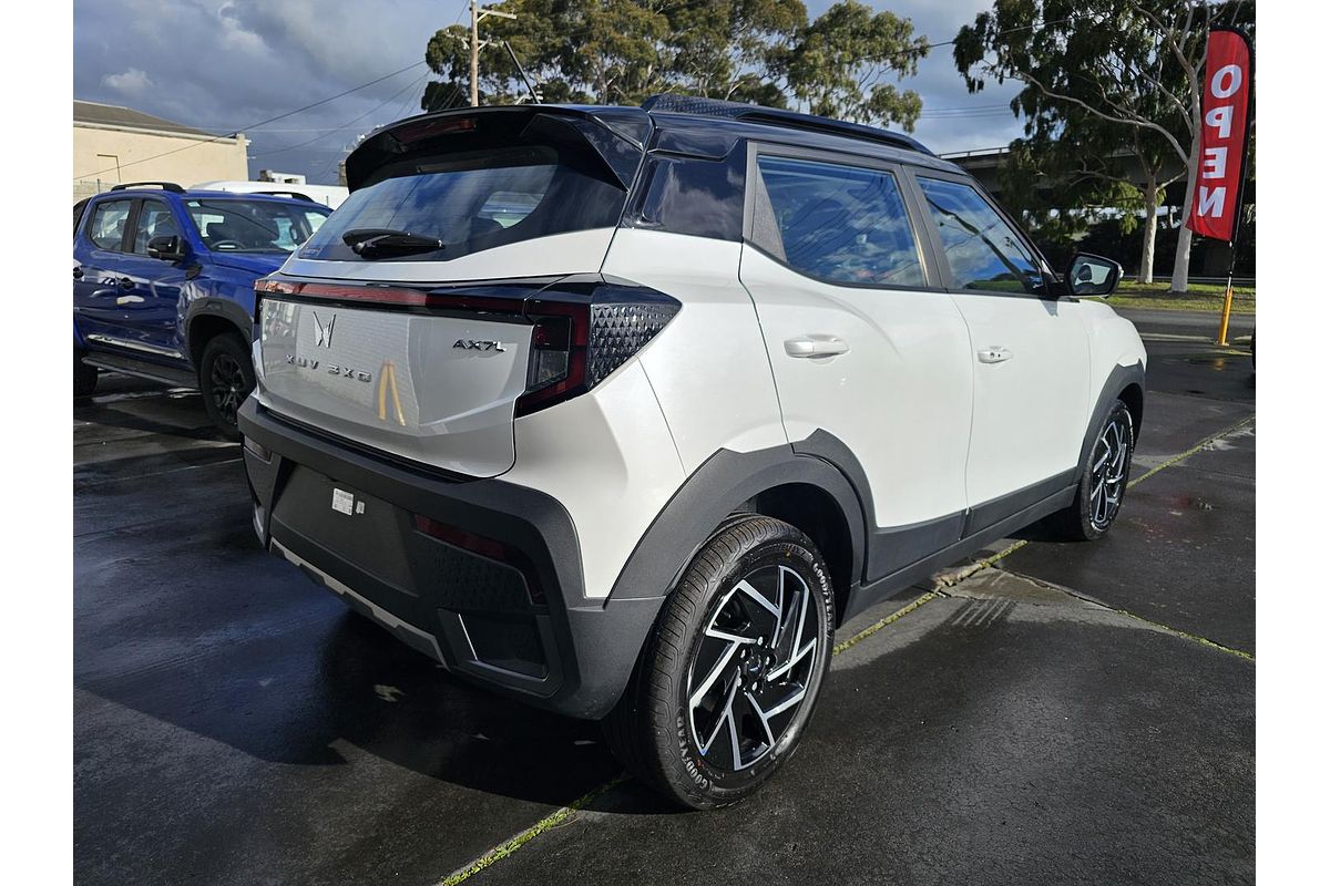 2025 Mahindra XUV3XO AX7L