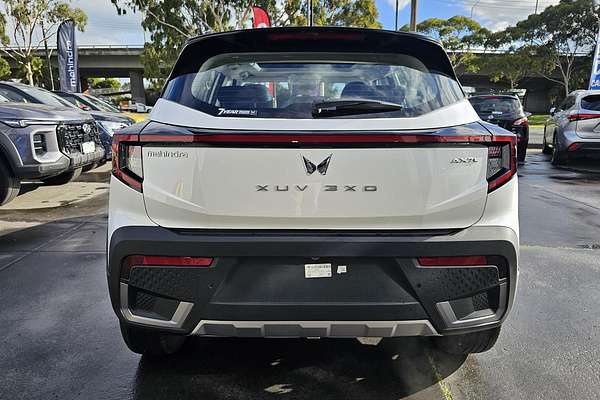 2025 Mahindra XUV3XO AX7L