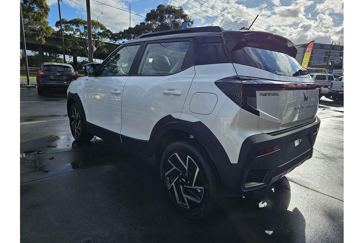 2025 Mahindra XUV3XO AX7L