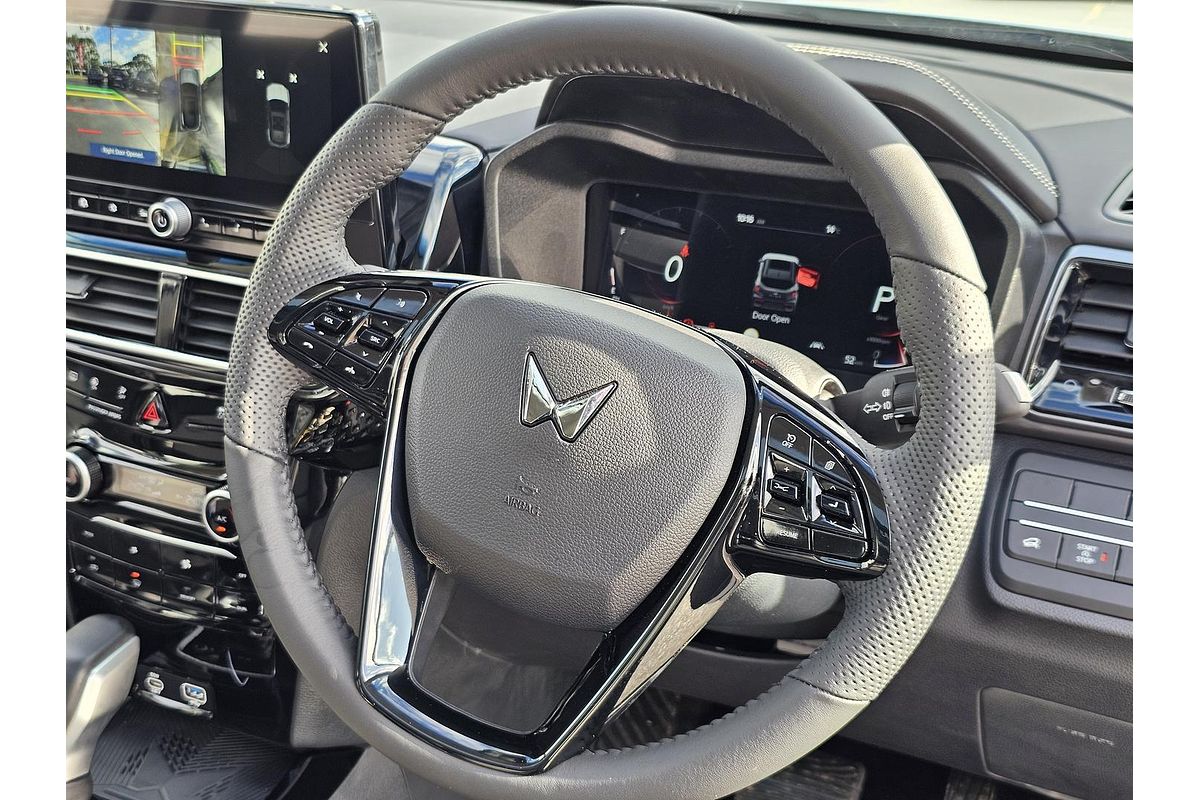 2025 Mahindra XUV3XO AX7L