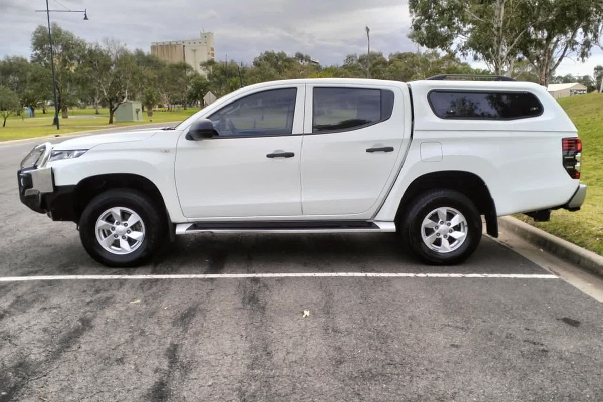 2021 Mitsubishi Triton GLX MR 4X4